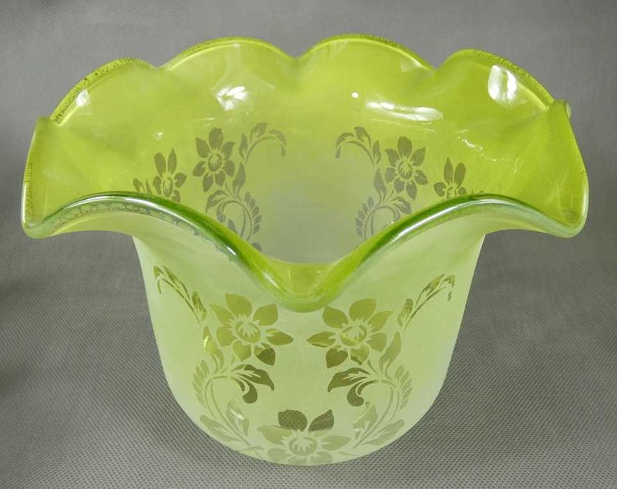Zielony TULIPAN klosz LAMPA NAFTOWA secesja kwiat 8,3 cm