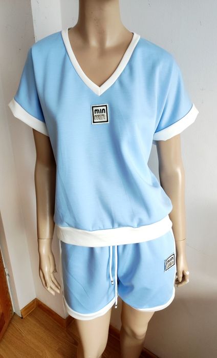 Damski krótki komplet w materiale masełko