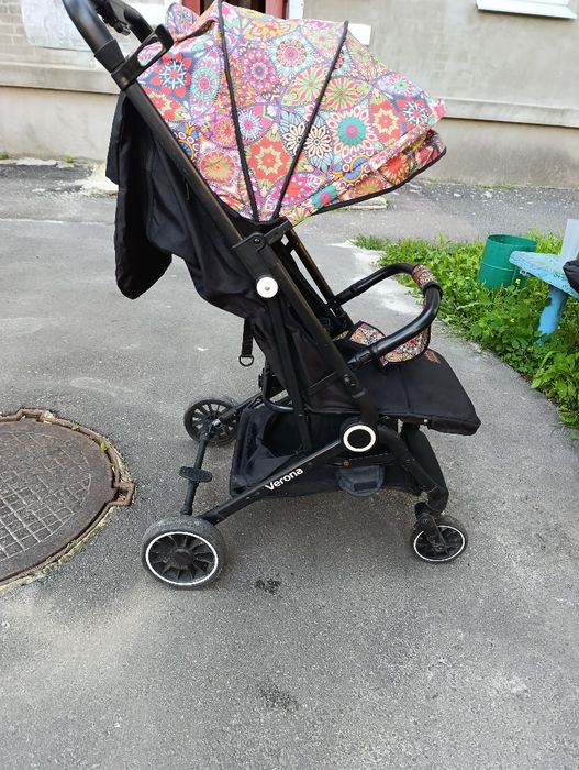 Прогулянкова коляска