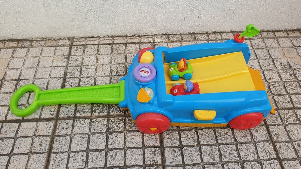 carro fisher price de arrasto com som carro andador