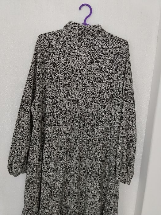 Śliczna sukienka rozmiar M firmy H&M