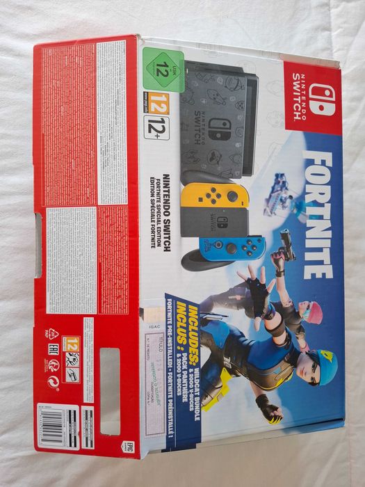 Nintendo Switch Edição Fortnite + Jogo Super Mario Deluxe