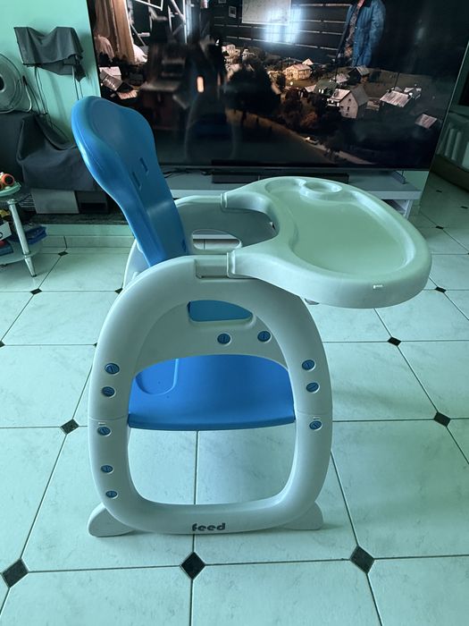 Cadeira de Almoço  e Mesa dw Atividades de Bebé / Criança  be cool “em ótimo estado”