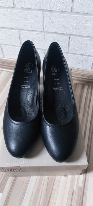 Buty na obcasie r 40