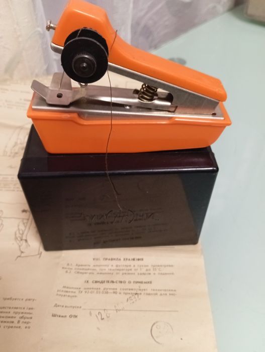 Мини швейная машинка