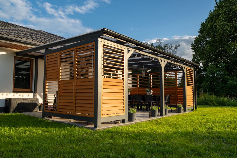 Piękne zadaszenie tarasu idealne do TWOJEGO ogrodu