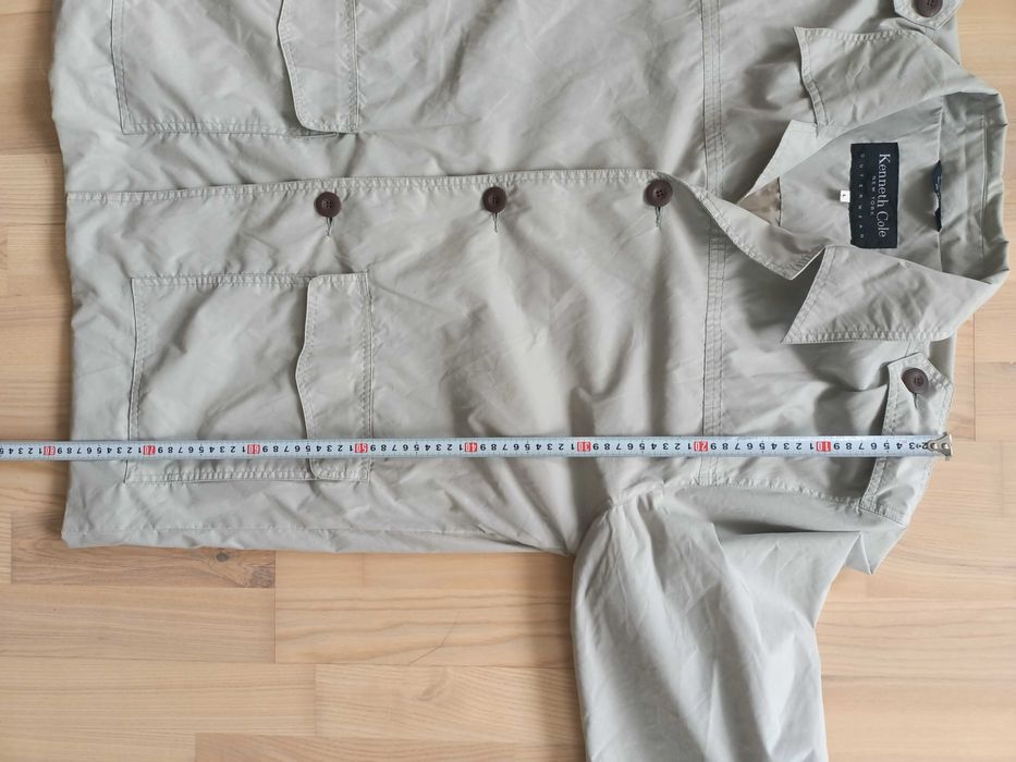 Лёгкая куртка ветровка