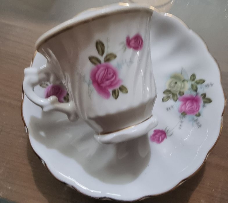 Várias chávenas marcas antigas conhecidas