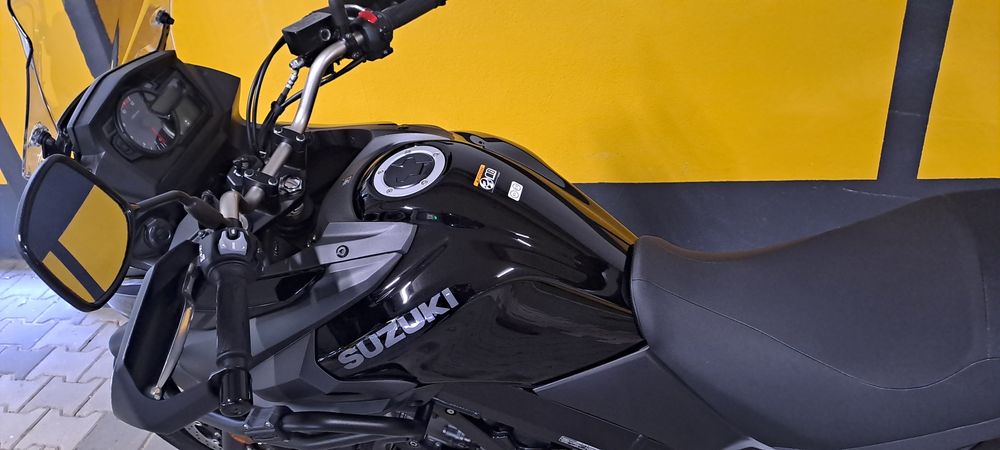 Suzuki Vstrom 650 ano 2024 (apenas 8.900 kms)