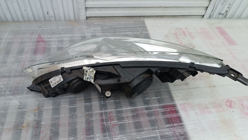 Vendo farol direito xenon de Peugeot 407 ano 2007