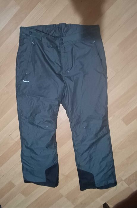 Calças e botas para neve