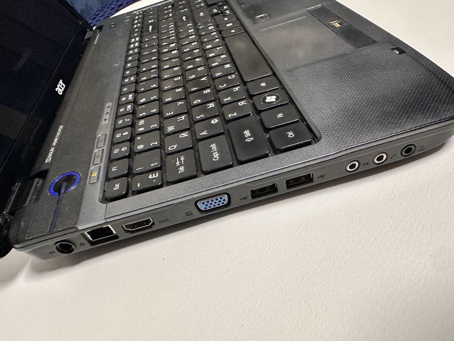 Ноутбук Acer Aspire 5738 (Pentium Dual-Core / 3 GB / 1 TB)