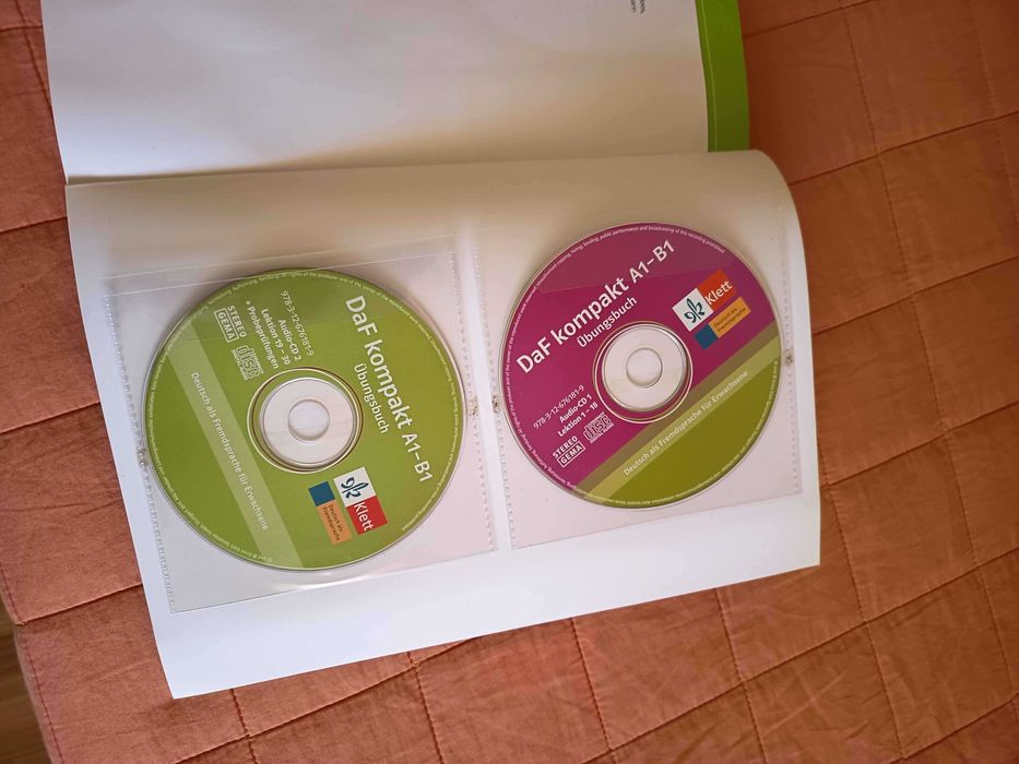Manual de Alemão DaF kompakt NOVO com CDs