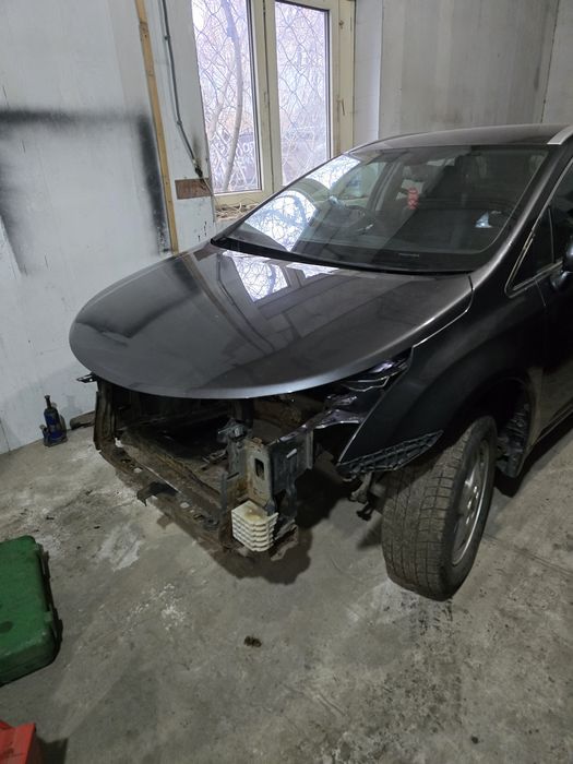 крыло переднее Toyota avensis t27 09-14 правое левое авенсис