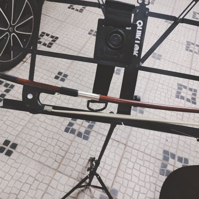 Contrabaixo 1/4  , capa, banco, antidesli zante, estante