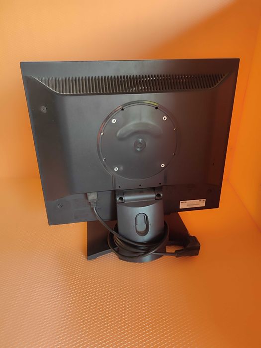 Монітор 19”  BNQ