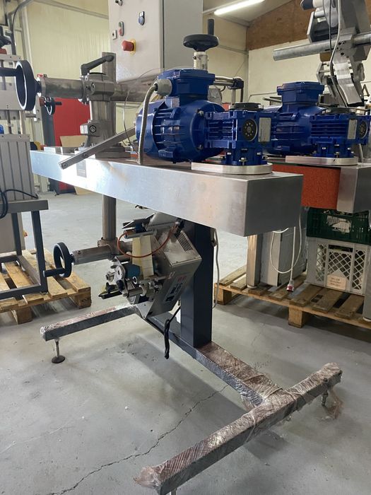 Etykieciarka dolno głowicowa