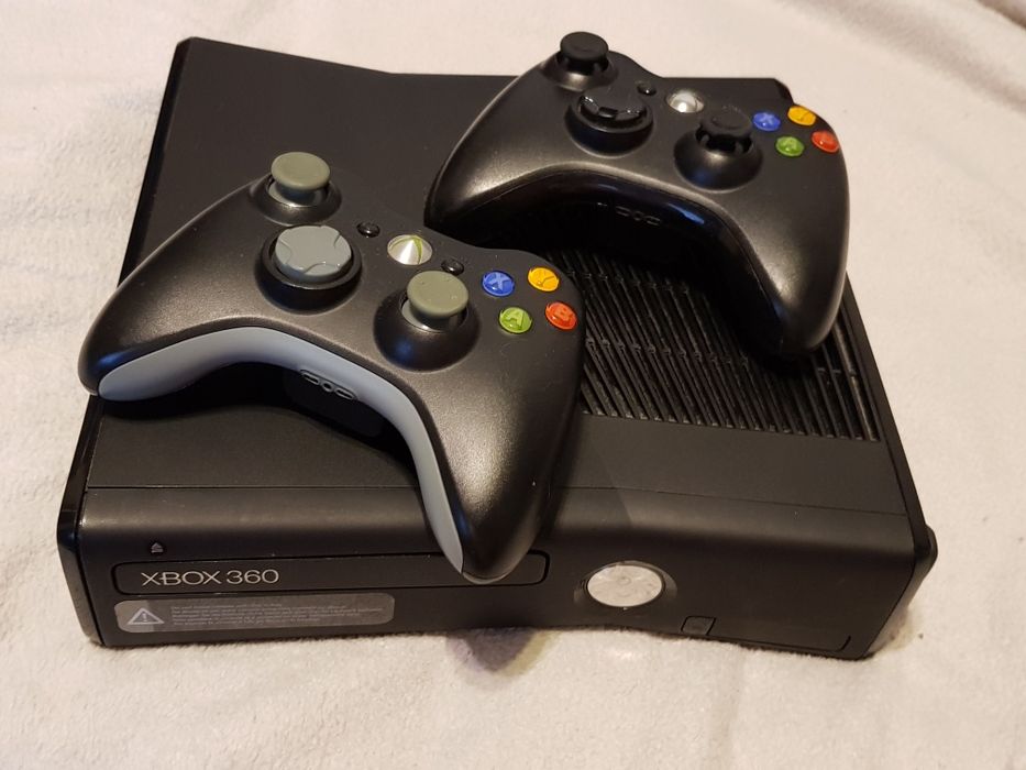 Xbox 360 s 250gb 2xpad Kinect komplet gry gratis