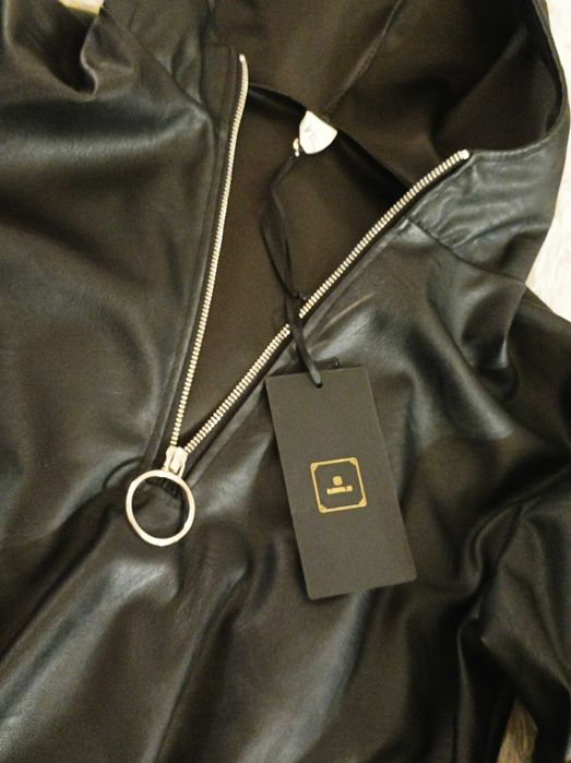 Bluza czarna z Ecoskóry z zamkami, rozm M