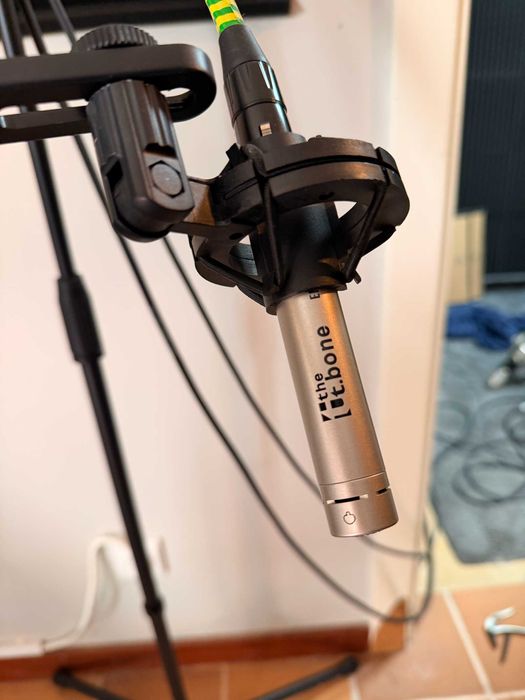 Par de Microfones Condensador the t.bone (Stereo Set) + Barra Stereo