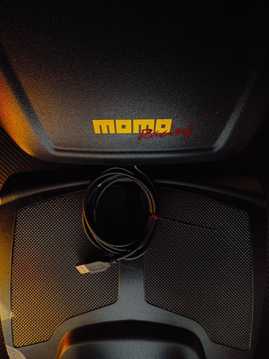 Logitech MOMO Racing wheel