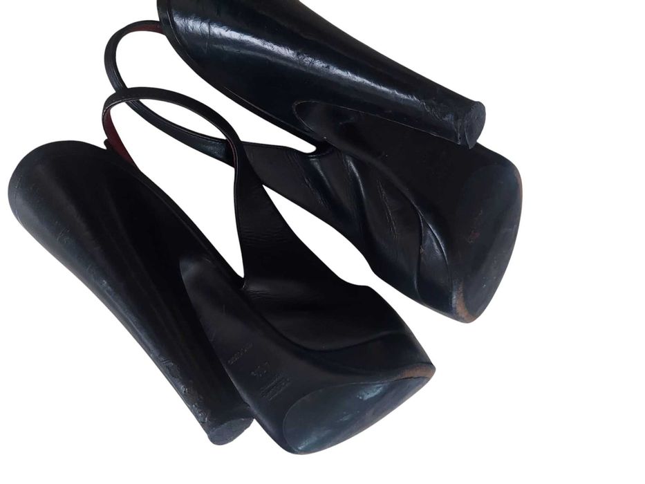 PRADA Czarne skórzane buty z odkryta piętą 40.5