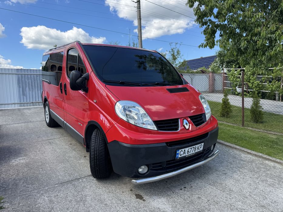 Renault Trafic 2009 пасажир2.0 дизель