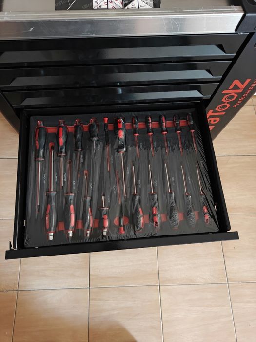 Carrinho ultratoolz 8/8 gavetas cheias de ferramentas