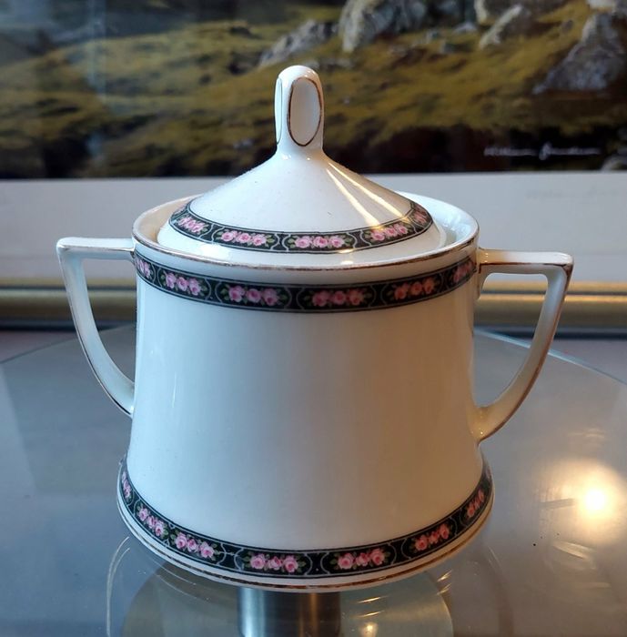 Antyk. Cukiernica porcelanowa duża.