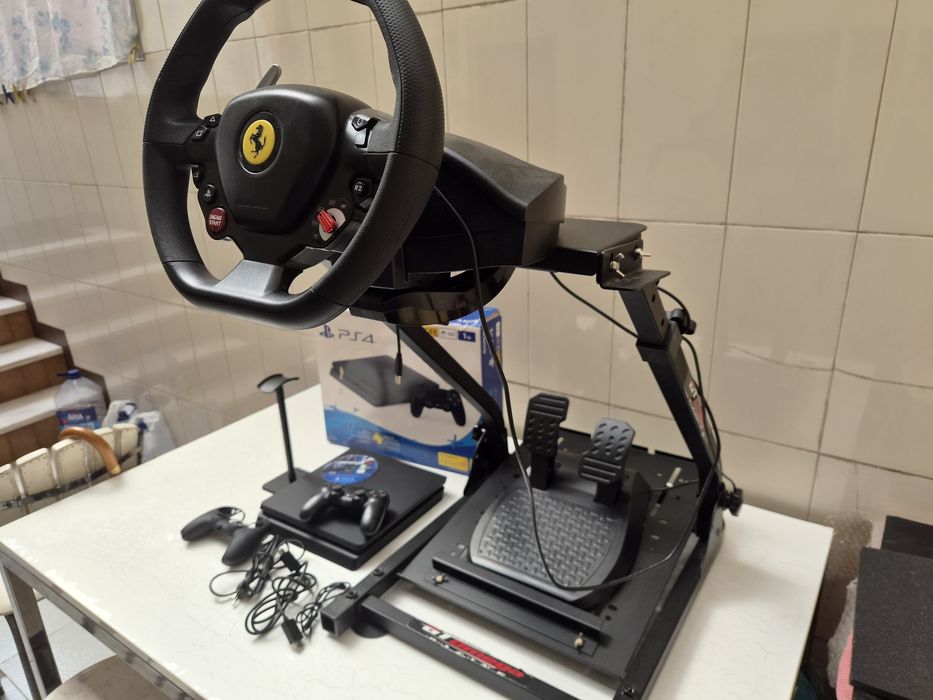 Volante Thrustmaster T80 Ferrari 488 GTB completo + base suporte que permite obter o máximo conforto !!