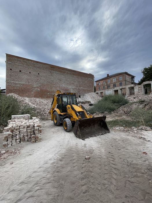 Послуги екскаватора – навантажувача JCB