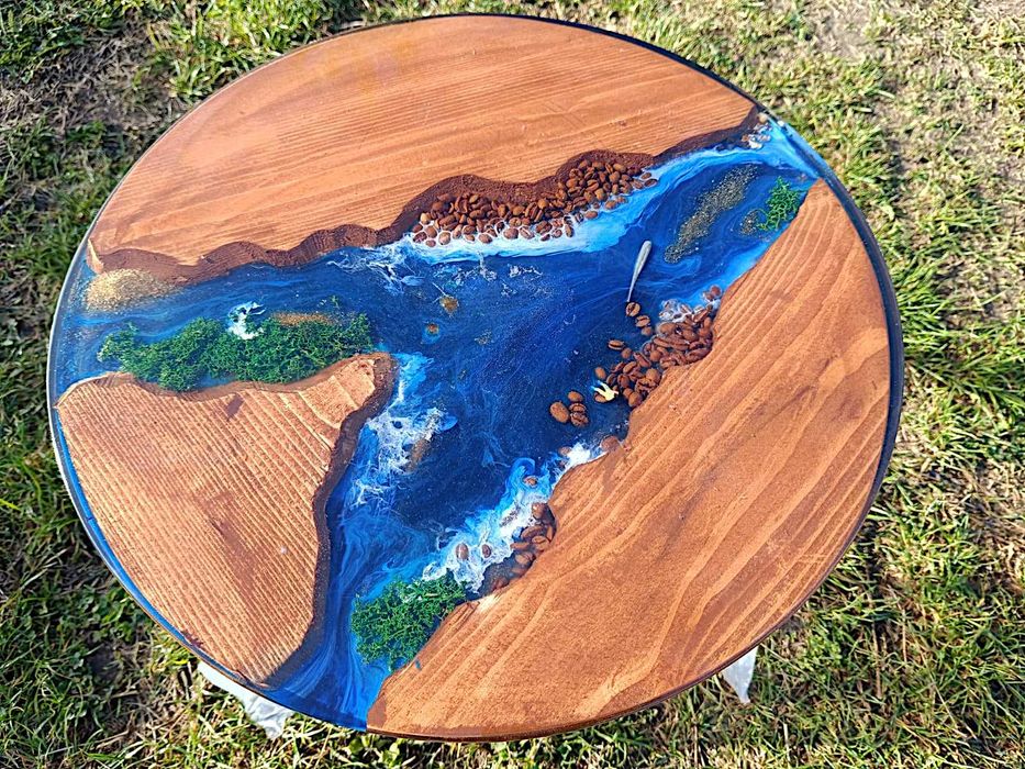 Unikatowy stolik kawowy 3D z żywicy i drewna