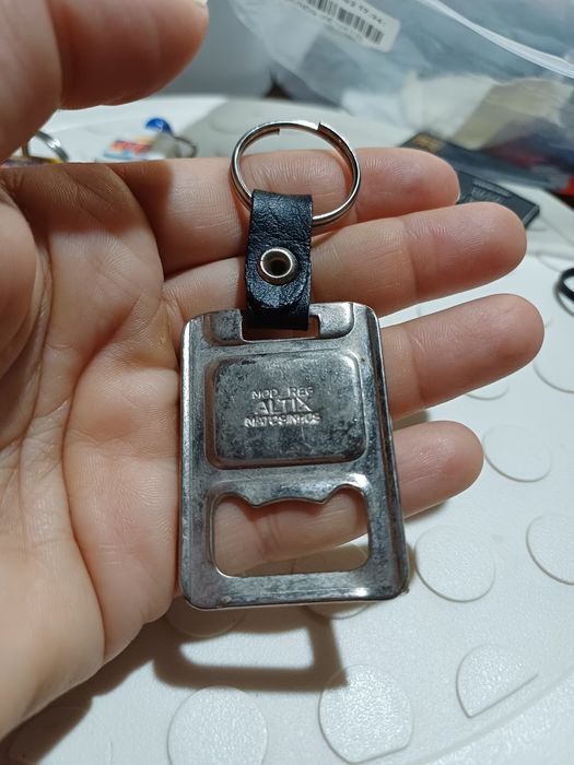 Porta chaves coleção Nestlé Sportis , Fidelidade , Super Bock 
Super B