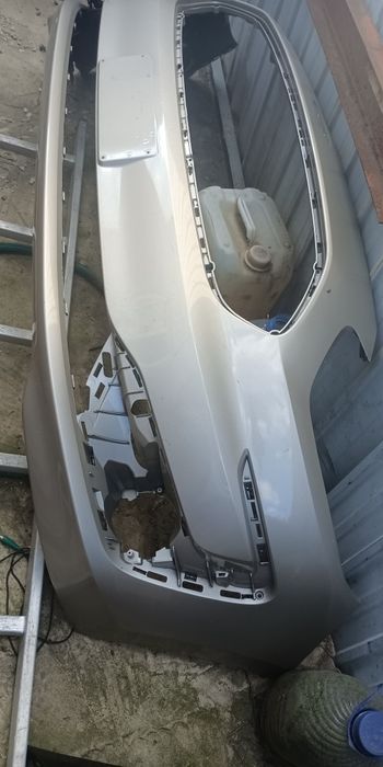 продам передний бампер форд