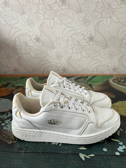 Крассовки Adidas Оригинал 38р.
