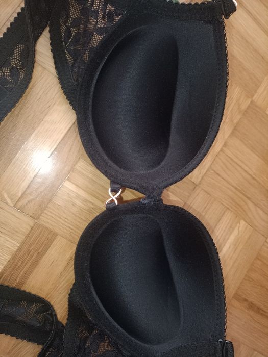 Biustonosz z push-up