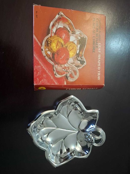 Bandeja em formato de folha cromada64564206582017120