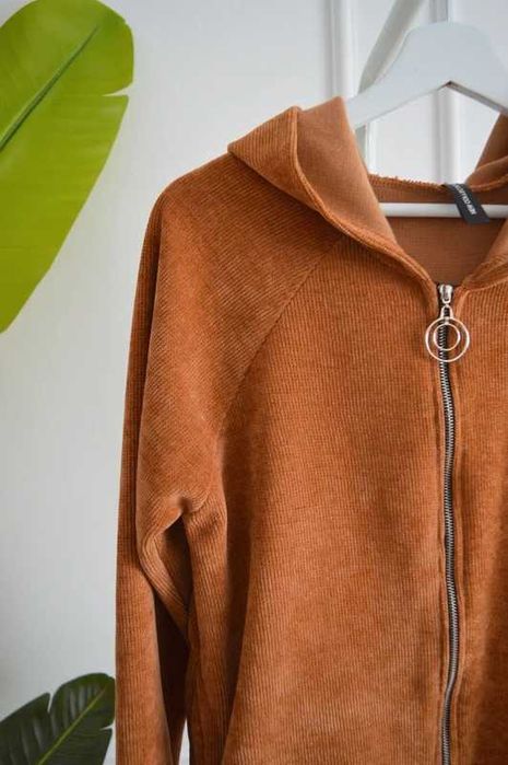 Nowa bluza camel zameczek kaptur 40 L