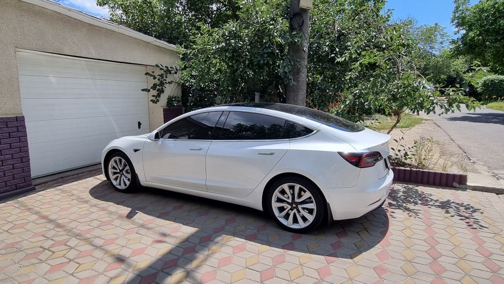 Tesla model 3 Long Range 75