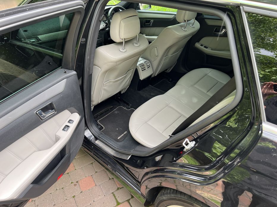 Продам Mercedes Benz E212 AMG праве кермо.