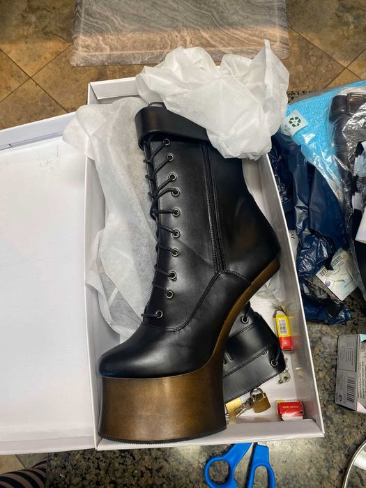 Kozaki na platformie sznurowane czarne