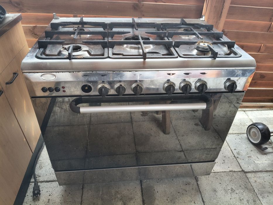 Kuchenka gazowa gastronomiczna