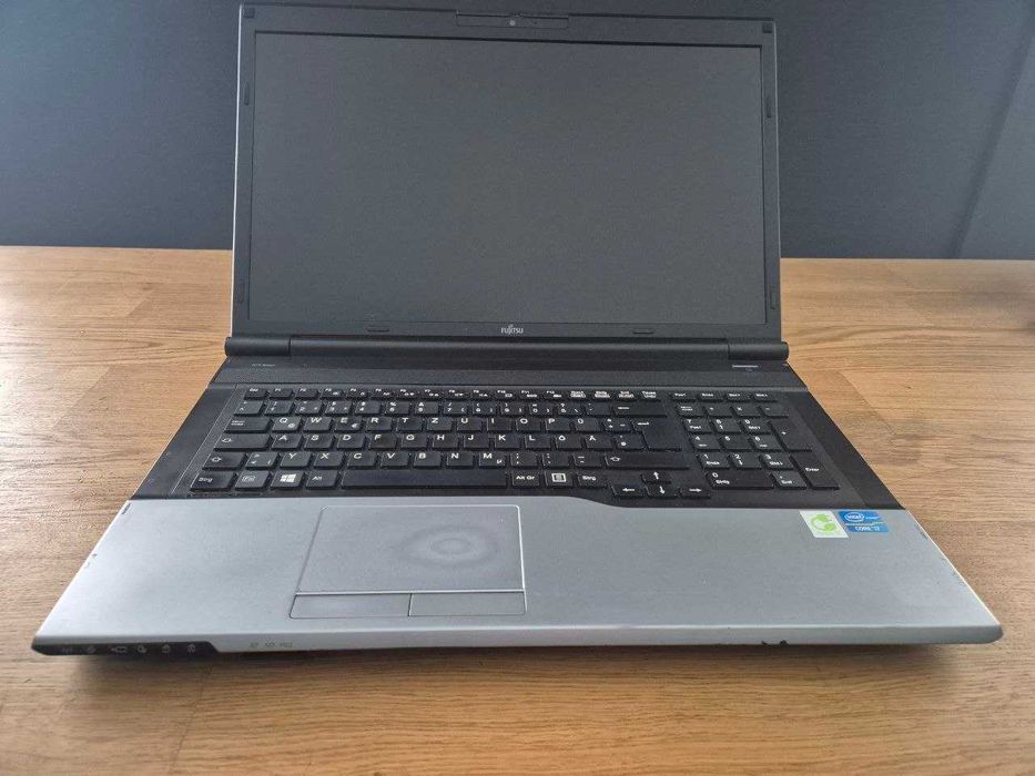 Ноутбук 17.3" Fujitsu LifeBook N532 i7-3630QM 4GB RAM 750HDD FullHD уцінка