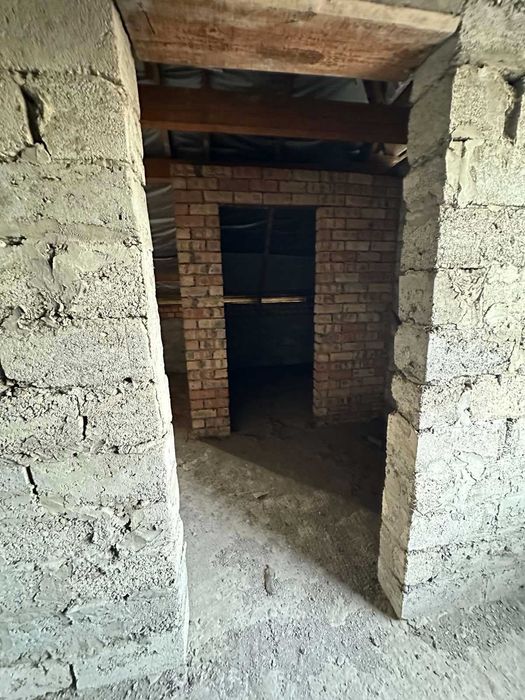 Продається триповерховий корпус під бізнес