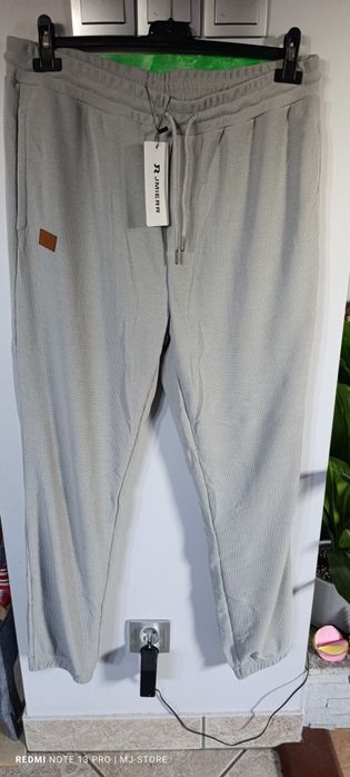 Lekkie spodnie dresowe męskie