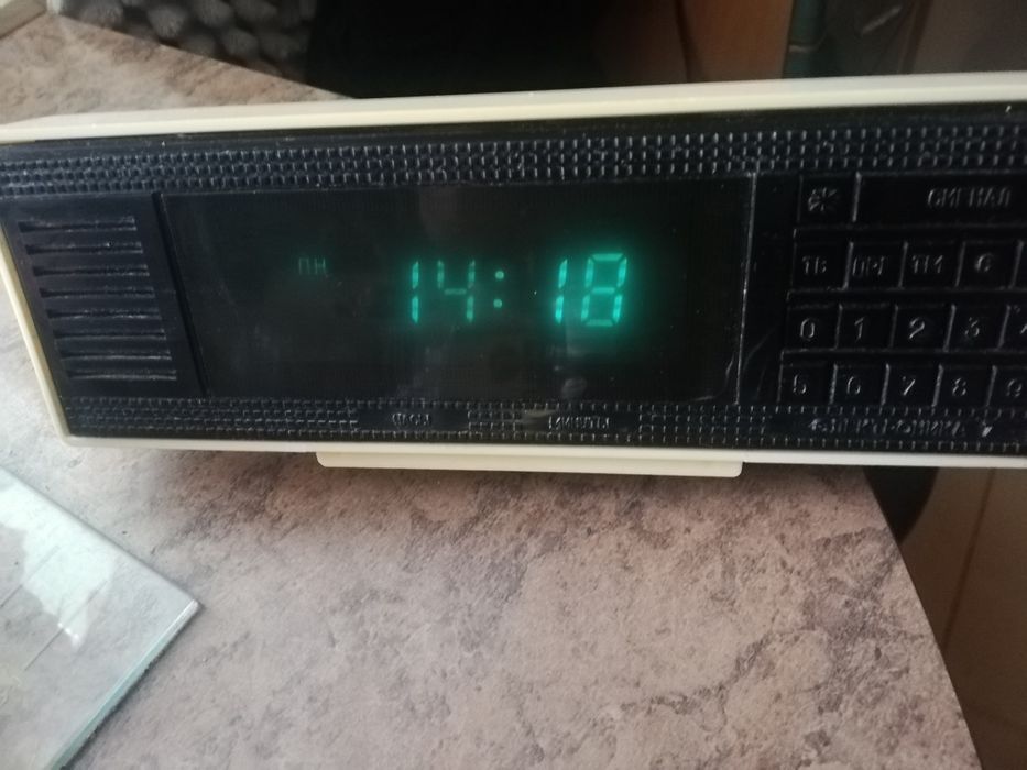 Stary elektroniczny zegarek Elektronika 7 z prl