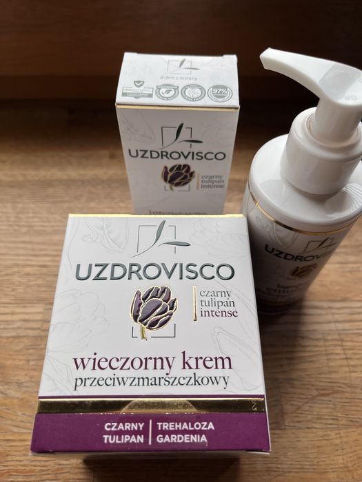 Zestaw kosmetyków Uzrovisco czarny tulipan