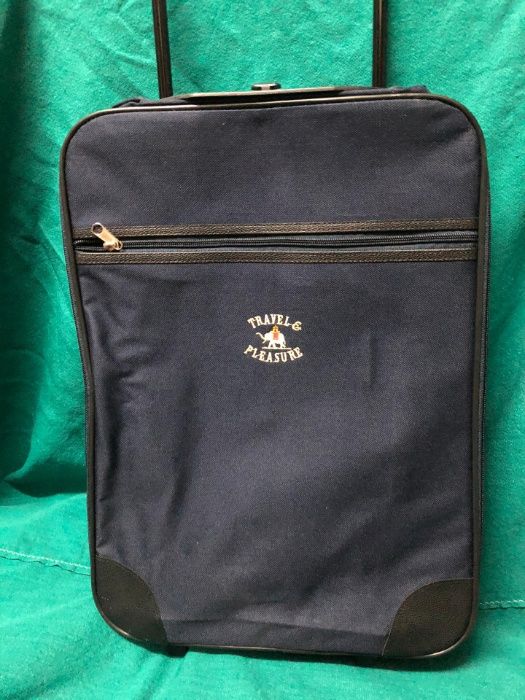 Trolley azul + necessaire da Travel & Pleasure