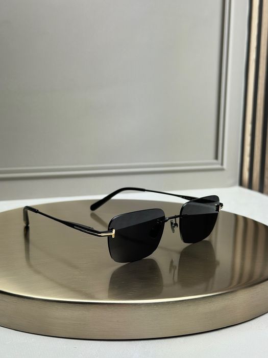 Сонцезахисні окуляри Tom Ford FT1354 чорні безоправні прямокутні унісекс оригінал