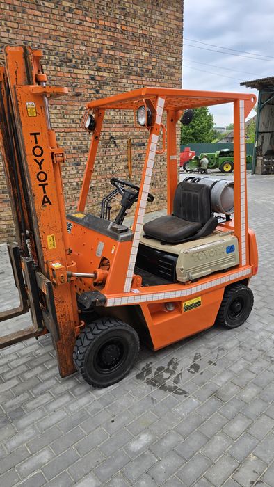 Toyota Кара навантажувач Тойота вилковий навантажува TOYOTAч